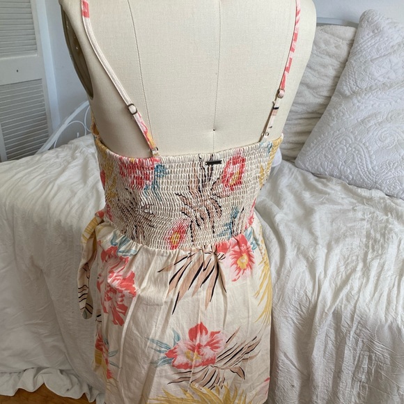 Billabong Hawaiian sundress - Picture 2 of 2